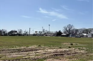 1900 N Austin St, Seguin, TX 78155 - Photo 2