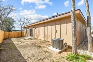 209 Troell St, Seguin, TX 78155 - Photo 28