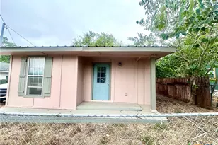 104 S 2nd St, Stockdale, TX 78160 - Photo 4