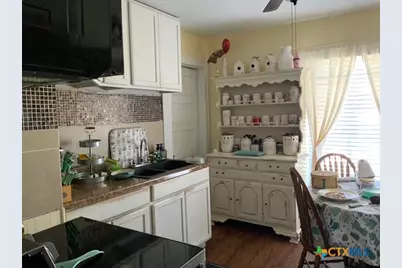 2071 Eastman Avenue, New Braunfels, TX 78130 - Photo 10