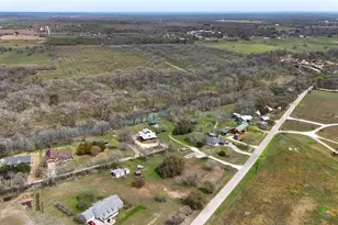 398 Redbird Ln, Kingsbury, TX 78638 - Photo 40