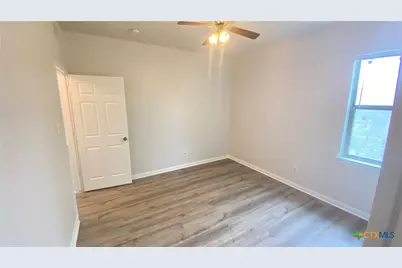 521 Dukeway #4, Universal City, TX 78148 - Photo 4