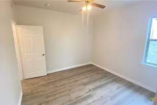 521 Dukeway, Universal City, TX 78148 - Photo 4