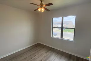 521 Dukeway, Universal City, TX 78148 - Photo 6