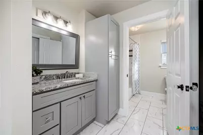 917 County Road 664, Devine, TX 78016 - Photo 26