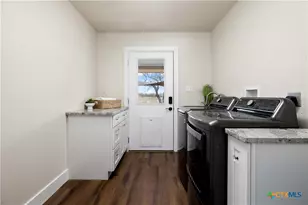 917 Co Rd 664, Devine, TX 78016 - Photo 30