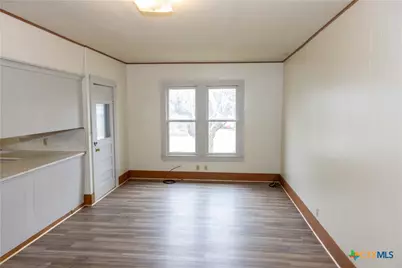 204 Orth Street, Yoakum, TX 77995 - Photo 4