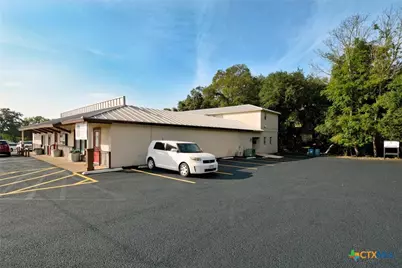 1111 N Walnut Avenue #301, New Braunfels, TX 78130 - Photo 8