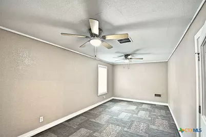 1111 N Walnut Avenue #301, New Braunfels, TX 78130 - Photo 2