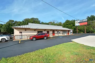 1111 N Walnut Avenue #301, New Braunfels, TX 78130 - Photo 6