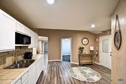 1111 N Walnut Avenue #301, New Braunfels, TX 78130 - Photo 12