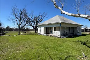 320 N 5th St, Lott, TX 76656 - Photo 6