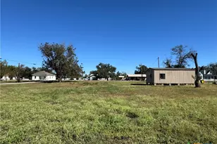 301 Judge Hailey Dr, Lott, TX 76656 - Photo 2