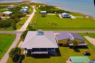 107 W Taylor Ave, Port O'Connor, TX 77982 - Photo 10