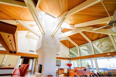 107 W Taylor Avenue, Port O'Connor, TX 77982 - Photo 4