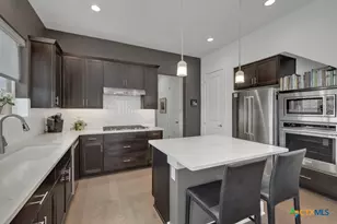 605 Creekside Cmn, New Braunfels, TX 78130 - Photo 20