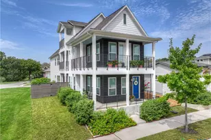 605 Creekside Cmn, New Braunfels, TX 78130 - Photo 1