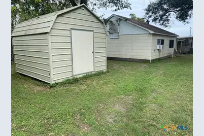 615 Hoskins Broadway Street, El Campo, TX 77437 - Photo 24