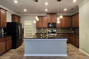 660 Knoll Brk, New Braunfels, TX 78130 - Photo 4