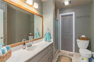 110 Lakeside Dr, Seguin, TX 78155 - Photo 8