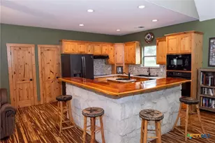 211 Cambridge Dr, New Braunfels, TX 78132 - Photo 6