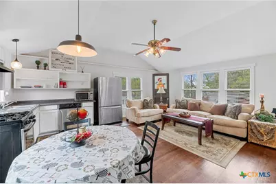 1001 N Adams Street, Beeville, TX 78102 - Photo 38