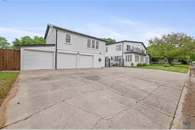 1001 N Adams Street, Beeville, TX 78102 - Photo 44