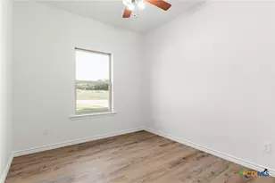 913 Blane Cir, Lampasas, TX 76550 - Photo 16