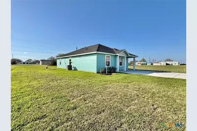 288 Buckskin, Palacios, TX 77465 - Photo 4