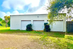 503 N 16th St, Port O'Connor, TX 77982 - Photo 2