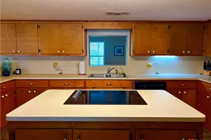 503 N 16th St, Port O'Connor, TX 77982 - Photo 18