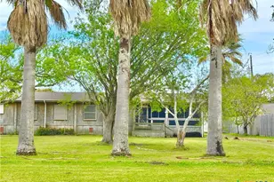 503 N 16th St, Port O'Connor, TX 77982 - Photo 6