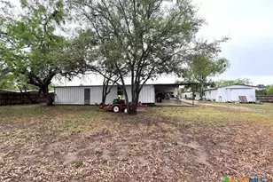 206 Hinton St, Three Rivers, TX 78071 - Photo 8