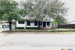 206 Hinton St, Three Rivers, TX 78071 - Photo 1