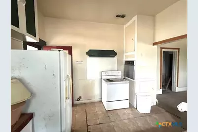206 Hinton Street, Three Rivers, TX 78071 - Photo 12