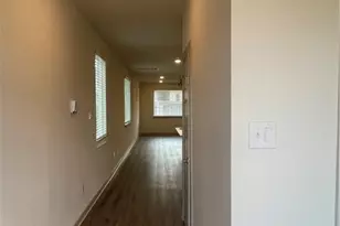 325 New Hampton, San Marcos, TX 78666 - Photo 2