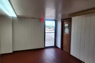 201 W Morris St, Yoakum, TX 77995 - Photo 12