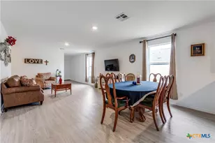 9223 Honey Mesquite, Seguin, TX 78155 - Photo 12