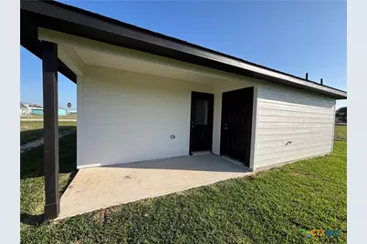 688 Swallow Drive, Palacios, TX 77465 - Photo 4