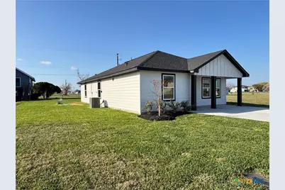 688 Swallow Drive, Palacios, TX 77465 - Photo 2