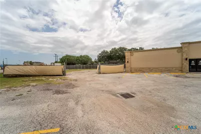 6602 N Navarro Street, Victoria, TX 77904 - Photo 4