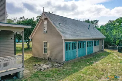 204 W Reuss Boulevard, Cuero, TX 77954 - Photo 4