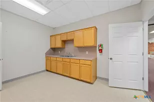 107 W Main St, Cameron, TX 76520 - Photo 16