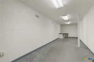 107 W Main St, Cameron, TX 76520 - Photo 24