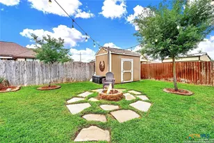 109 Park Way, Poth, TX 78147 - Photo 12