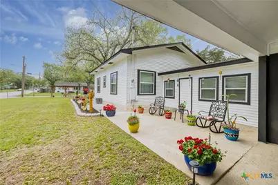 104 N Bright Street, Gonzales, TX 78629 - Photo 6