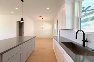 420 Sendera Hls Dr, Canyon Lake, TX 78133 - Photo 12