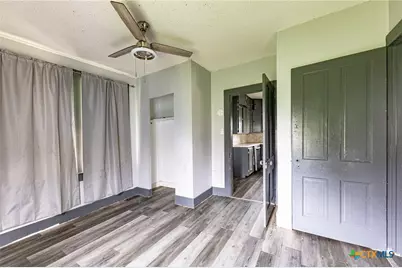 1515 Moulton Street, Shiner, TX 77984 - Photo 8