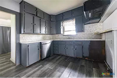 1515 Moulton Street, Shiner, TX 77984 - Photo 6