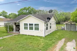 704 Maple, Yoakum, TX 77995 - Photo 18